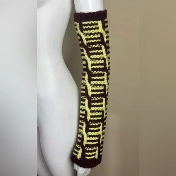 Free People Mariella Cable Knit Arm Warmers W Thumb Holes Red + Yellow NWOT $38 - Picture 2 of 6